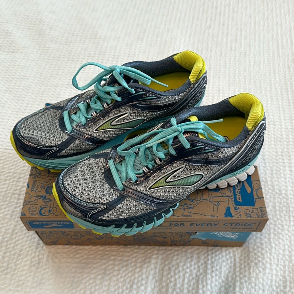 Brooks GHOST 6, sz. 8 (new)
